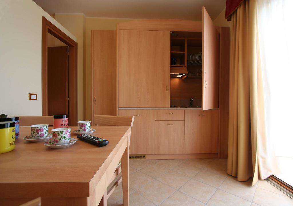 Hotel Residence Panoramica Brenzone sul Garda Rom bilde